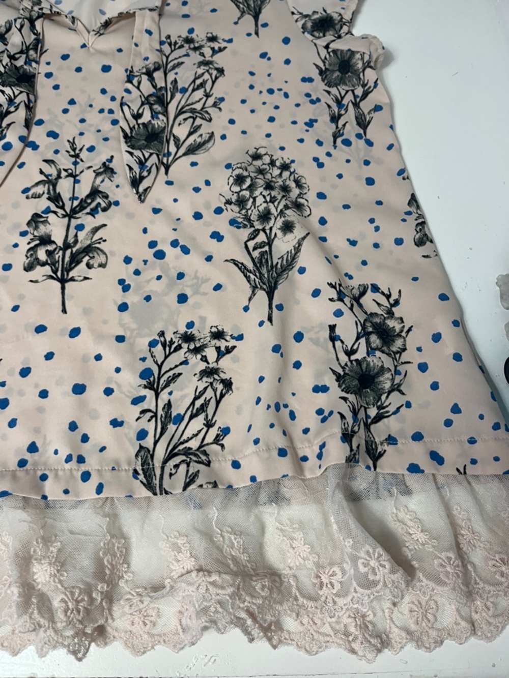 Suzanne Betro XL Short Sleeve Pink and Blue Dotted Floral Blouse - Picture 3 of 5